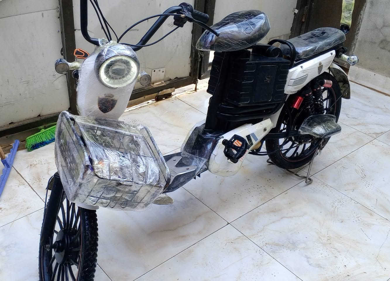 سلام عليكم بايسكل شحن للبيع بسعر 225الف وبي مجال للطيبين بايسكل نضيف باتري نص عمر شاشه ماتشتغل تايرات جديده عنوان كركوك حي واسطي لاستفسار موجود بل فيس والواتساب ***********
