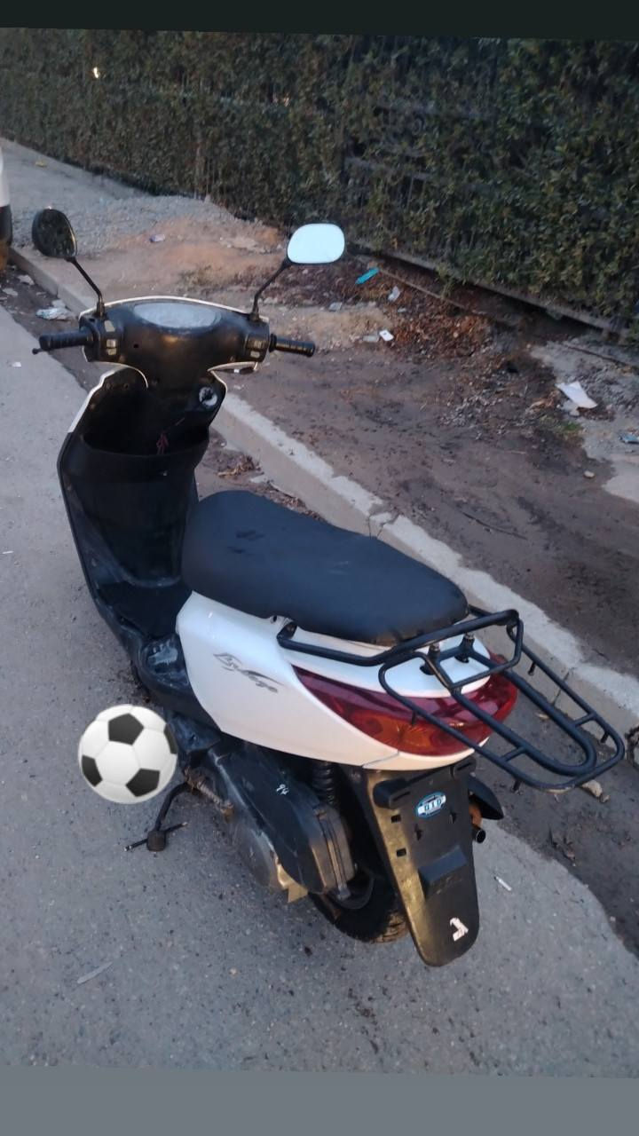 سلام عليكم درجه بريز  كابريتر لسرعه 140 درجه مكينه فول   نعومه  مكفوله من تبخير وتنقيص درجه  كلملة وراقهة كاملة ومنفيسهة  كهربائيات كله شغاله   سلف وهندر الايت عالي ناصي شغال هورن كوله شغال بريك مامي خلفي بل مكان درجه ماناقصها شي درجه  الشراي جيب فيتر وفحص مكاني بغداد 
السعر650
***********/ ما متواجد فيس
