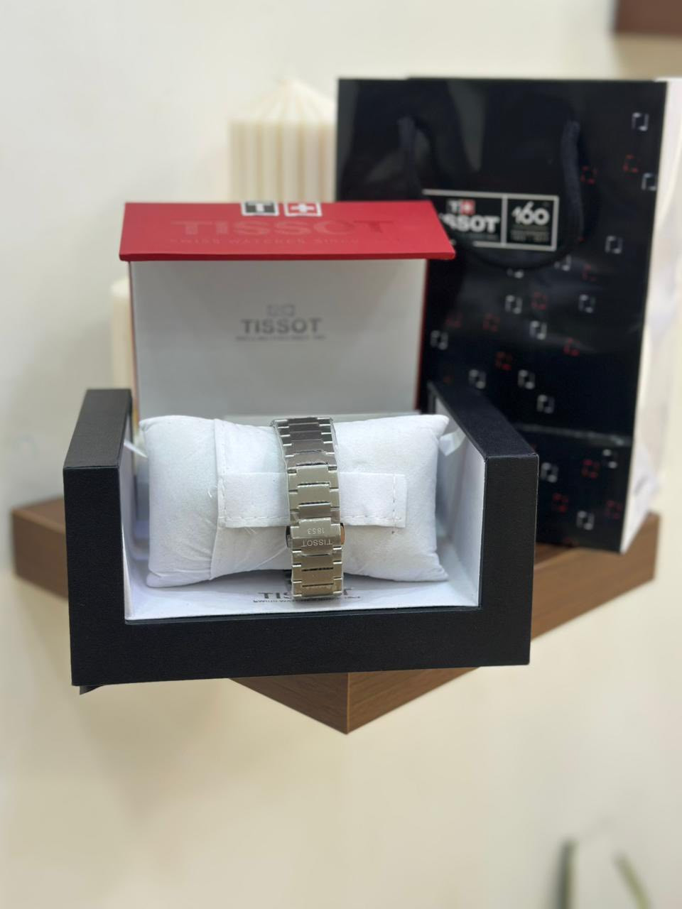 ساعة TISSOT اصلي أبيعها اعلى سعر.


**إذا كنت صاحب هذا الإعلان وتريد حذفه لأي سبب، رجاءا أرسل رسالة إلى الدعم الفني**