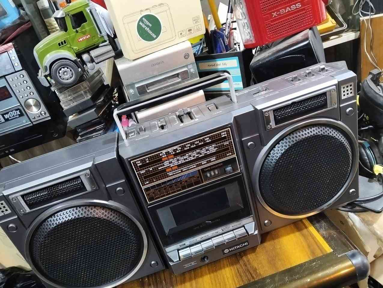 راديو مسجل هيتاشي
صناعه ياباني صنع سنة 1983
جهاز بلادي غير داخل تصليح 
الجهاز شغال بالكامل 
يوجد فديو بالمنشور يوضح التشغيل 
للحجز المراسله على الخاص


**إذا كنت صاحب هذا الإعلان وتريد حذفه لأي سبب، رجاءا أرسل رسالة إلى الدعم الفني**