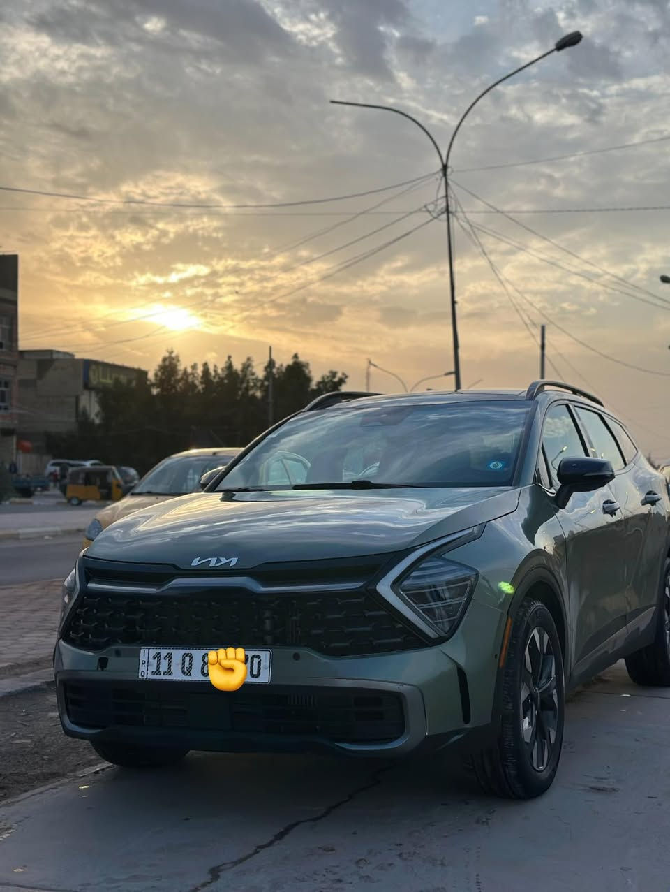 السلام عليكم
 للبيع 
موديل 2024 ماشية 20 
مواصفات السيارة برستيج فول السيارة واحد /واحد  شحن كهرباء وهايبرد و تخم تاير وصدر كله جديد دخول جديد للعراق سيارة جاهزة كاملة السيارة بيهة قطع صبغ بس ابيع حزام صبغ 
( سعر السيارة 168 ترهم بيع او مراوس )
(***********)(***********)
