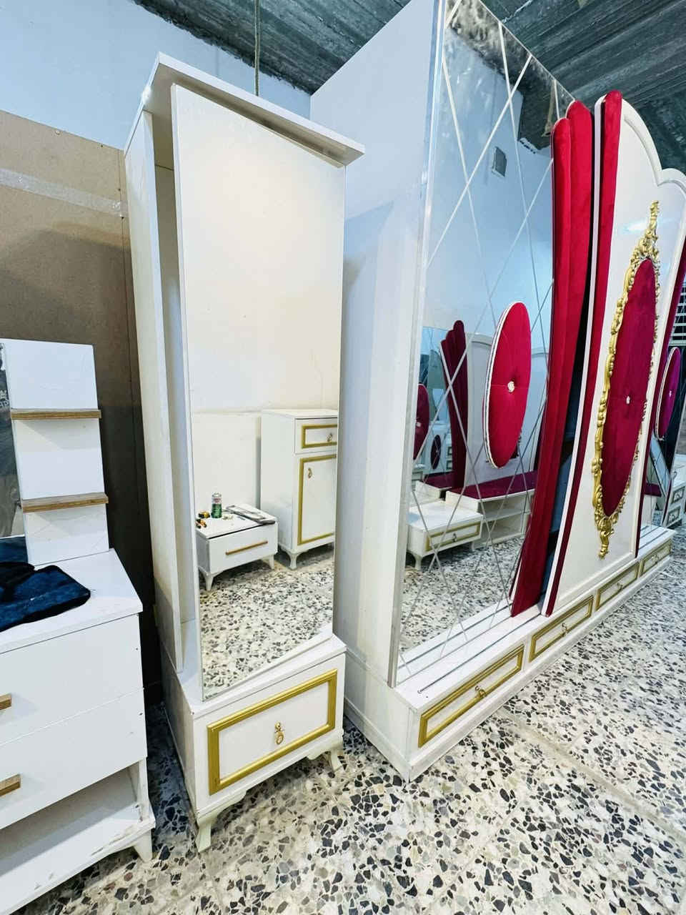 غرفه نوم تركيه 9 قطع نضافه فول نضام سلايد تخبل  سعره 650 الف


**إذا كنت صاحب هذا الإعلان وتريد حذفه لأي سبب، رجاءا أرسل رسالة إلى الدعم الفني**