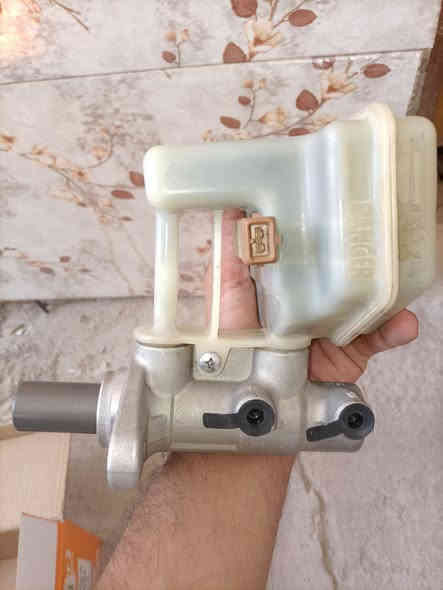 للبيع عمبار سمند فافون اصلي جديد هوه و الدبة مالته والحساس مال الدبة كامل جبته لسيارتي وطلع الي بسياتي حديد يختلف السعر 30 الف مكاني ناصرية مركز رقمي ***********
