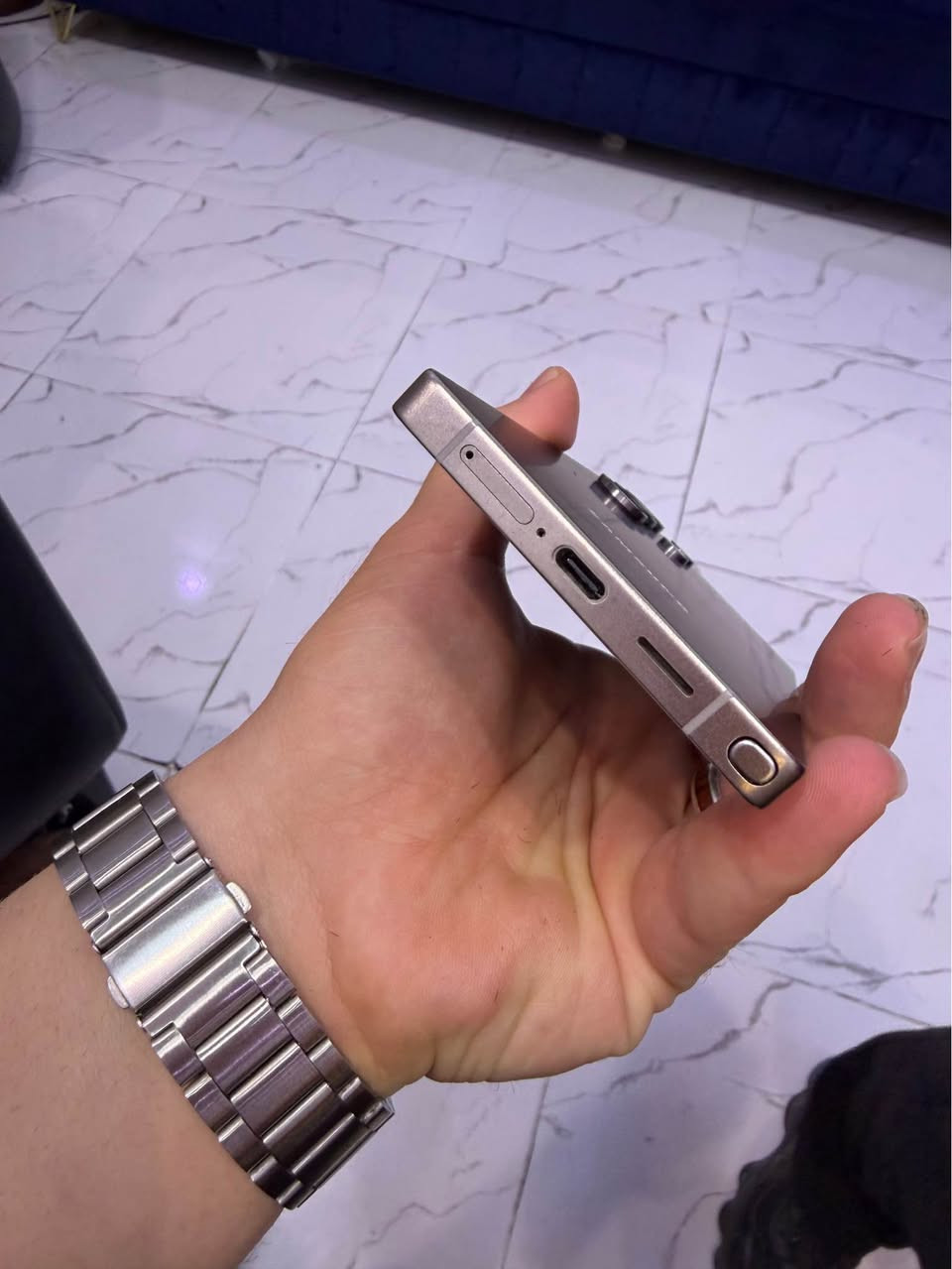 Samsung Galaxy S25 Ultra 1 TB

99.99% خاوێنە
کارتۆنی خۆی لەگەڵە
زەمانی شاشە و سۆفتوێر السليمانية, العراق


**إذا كنت صاحب هذا الإعلان وتريد حذفه لأي سبب، رجاءا أرسل رسالة إلى الدعم الفني**