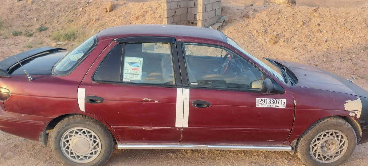 كيا سيفيا موديل 94  كير عادي تبريد شغال تخم تاير جديد سياره شغاله كما موضح في الصوره  بيع او مراوس حسب القناعه  الاتصال على رقم تالي
***********
