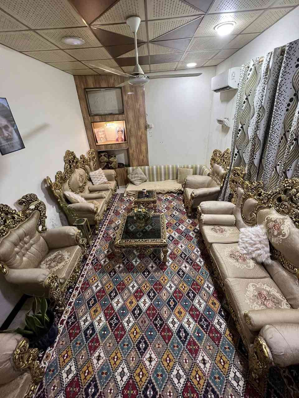 دار حواسم قاطين للبيع
موقعة ممتاز اول بيت بل شارع البيت لا علية ازالة ولامبلقين علية المساحة البيت تقريبا 130م
البيت قاطين يتكون من
4غرف منام اكبار
وصالة ومطبخ وديوان كبير وحمامات 3سيراميك للسقف البيت مرتب ونظيف من ديكورات وسيراميك وسقف عكادة والقاط الثاني سندويج
البيت جاهز من كلشي تعال وكعد بي ماطور وكيزر
وحديقة خارجية
توجد مدارس قريبة عل بيت وسوق ومستوصف
وشارع تبليط
العنوان خمس ميل قرب سوق حطين السعر26 مجال
 ***********
***********
