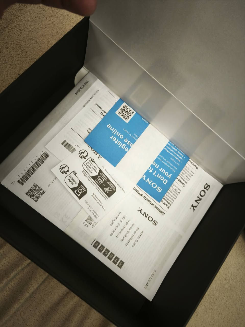 للبيع فقط
سماعة سوني wh-1000xm4
نظيفة جدا واستخدام جدا بسيط 
عارضهة ب 150 الف قفل قفل قفل دينار واحد مابيهة 
عنوان بغداد البنوك 
توصيل ماعندي تجي تفحص وجيك بنفسك 
ممتواجد فيس 
*********** واتس
