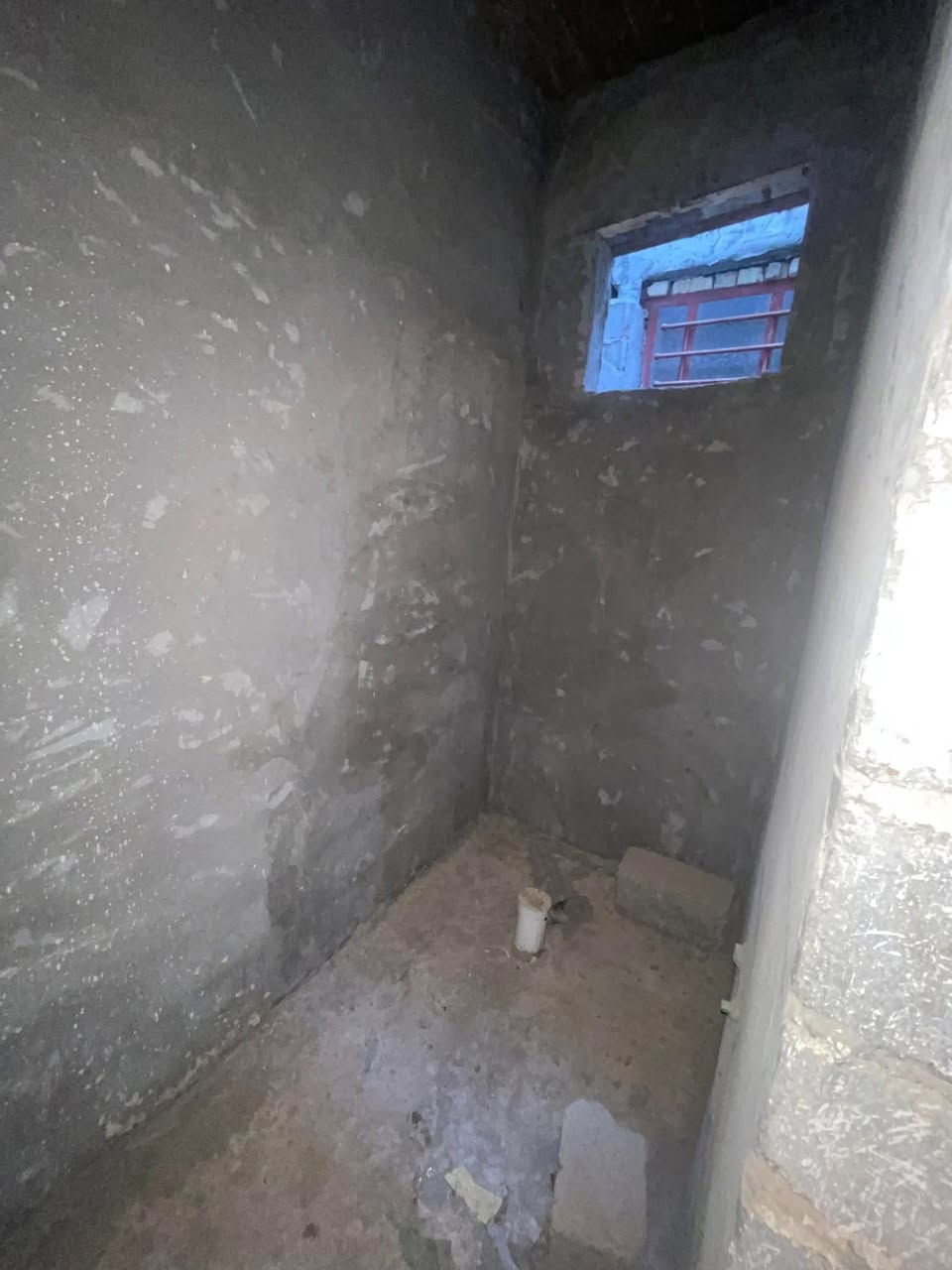 بيت للبيع المساحة 100 واجهة 5 نزال 20 طابو صرف  غرفة نوم وصالة ومطبخ واستقبال وحمام داخلي وخارجي طابق الثاني عبارة عن سطحين ممكن يكونون 2 غرف
العنوان المحمودية منطقة  المراتب السعر ٥٣ مليون

 رقم القطعة 18/5349

***********
