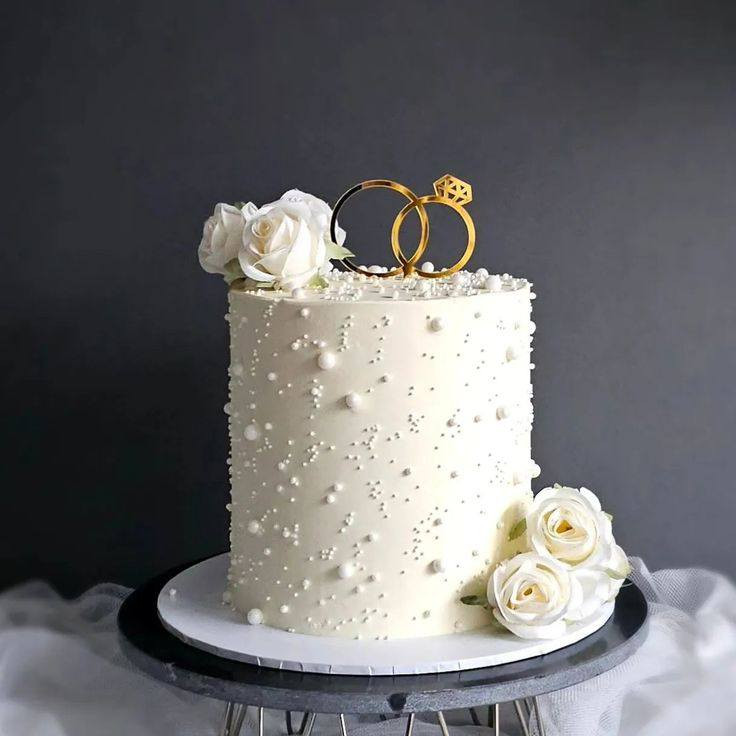 مفتوح الحجز على كيك المهر وكيك الزفاف حسب الطلب 
للحجز راسلونا خاص او واتساب على الرقم ***********
