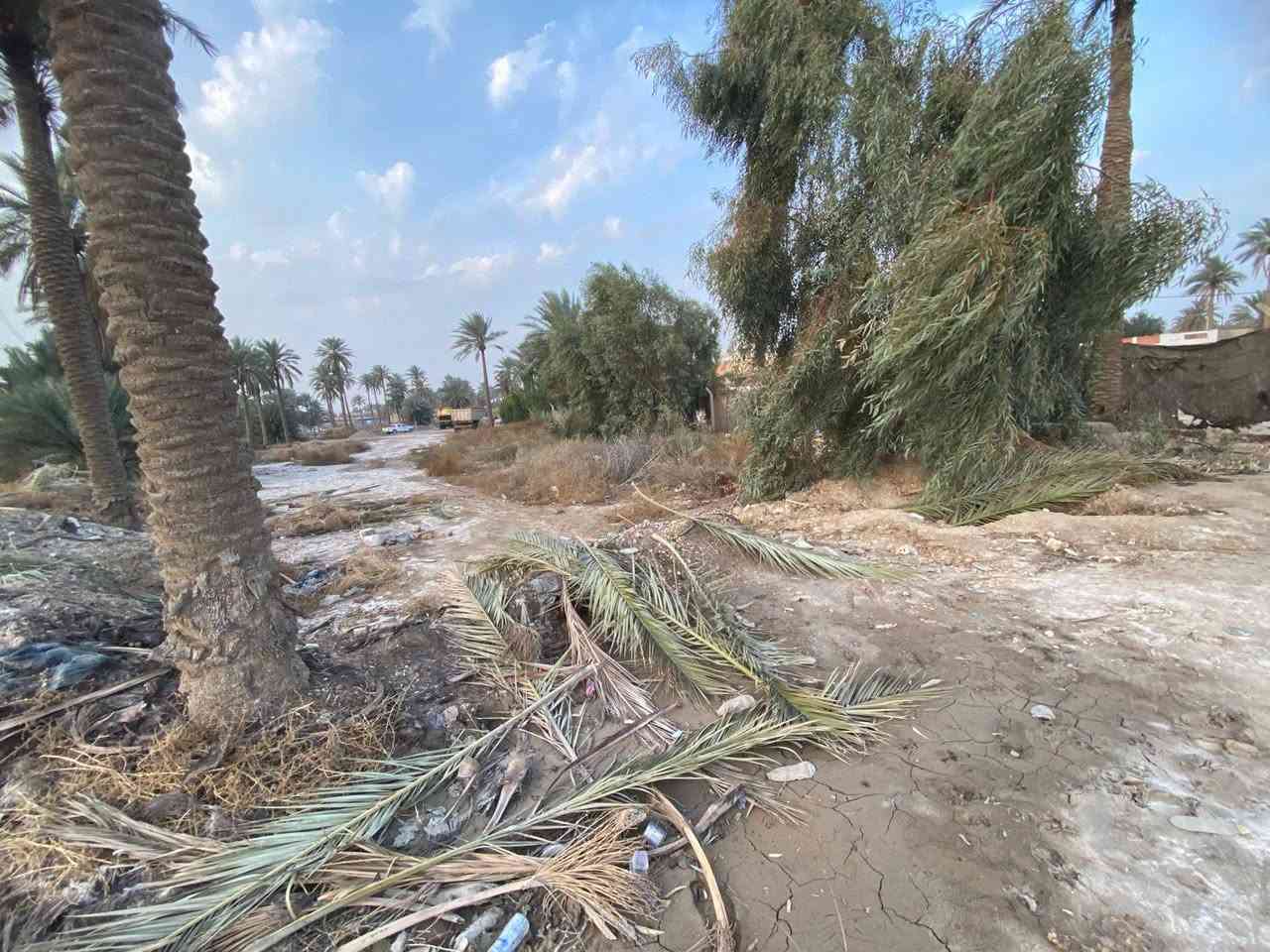 سلام عليكم قطعه 400 متر تجاريه ماء كهرباء طابو زراعي سند 25 تحويل مباشر ***********
