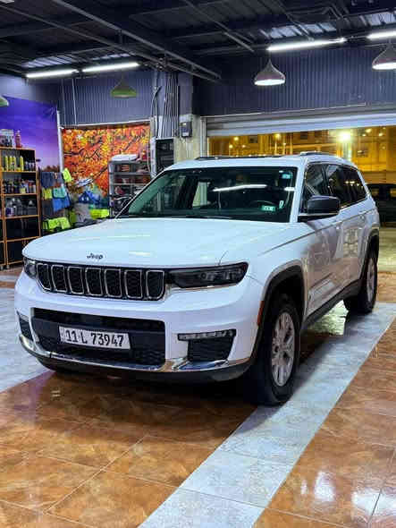 السلام  عليكم ارخص جيب بهل مواصفات 
بعد اذن  الادمن  المحترم
للبيع  فقط  ✍🏻✍🏻
كراند شيروكي لمتدد  فوول الشكل الجديد L
مرقم بغداد سنويه باسمي 
موديل2022
وارد امريكي جاملغ مبدل وجاملغ خلفي بارد مع شبر من الباب هم بارد
 
السعر310$$ 

المحرك : V6.  3.6L . 
العداد :  50  الف
المواصفات :
 دفع رباعي 4x4 . 
* رادار امامي مع مانع تصادم . * تحذير الخروج عن المسار . 
* تحذير النقطة عمياء  .* ويل قياس 20 انج .
* سقف بانوراما . 
*دشبول دجتل مع شاشه بمواصفات عاليه
* شاشه كبيرة 10.1 انج . 
* نظام الخرائط (GPS) .* كاميرا داخلية محيطيه  360 درجه  . 
* كاميرا خلفية . * المصابيح الأمامية زنون .
* كشافات الضباب زنون .     * تشغيل عن بعد .
* صندوق كهربائي .*شفتات بالستيرن.
*الگير ماوس مع وضعيات قياده متعدده.
* مقصورة الركاب من الجلد الفاخر .*تطعيم الدشبول والابواب صاج ملكي.
* حفظ وضعيات الجلوس (ميموري) . * المقاعد الأمامية كهربائية .
* المقاعد الأمامية تدفئة . وخلفيه هم تدفئه
 *سايد بريك بصمه.
*فول تحكمات ستيرن امامي خلفي.
* سستم صوت Alpine . 
 انارة داخلية LED . * حساسات خلفية . 
* 7 راكب .
 مكيف خلفي   3  قطع مع وحدة تحكم منفصلة . * تدفئة ستيرن . 
 مرايا متحسسه للضوء العالي . * مانع تصادم خلفي .
 بلوتوث تلفون . * محدد سرعة . 
 نظام التشغيل والاطفاء الاوتوماتيكي ( Auto Start System ) .

*وبقية المواصفات معروفه 
مرقمه بغداد سنويه باسمي
  
    
"310    
   
***********
