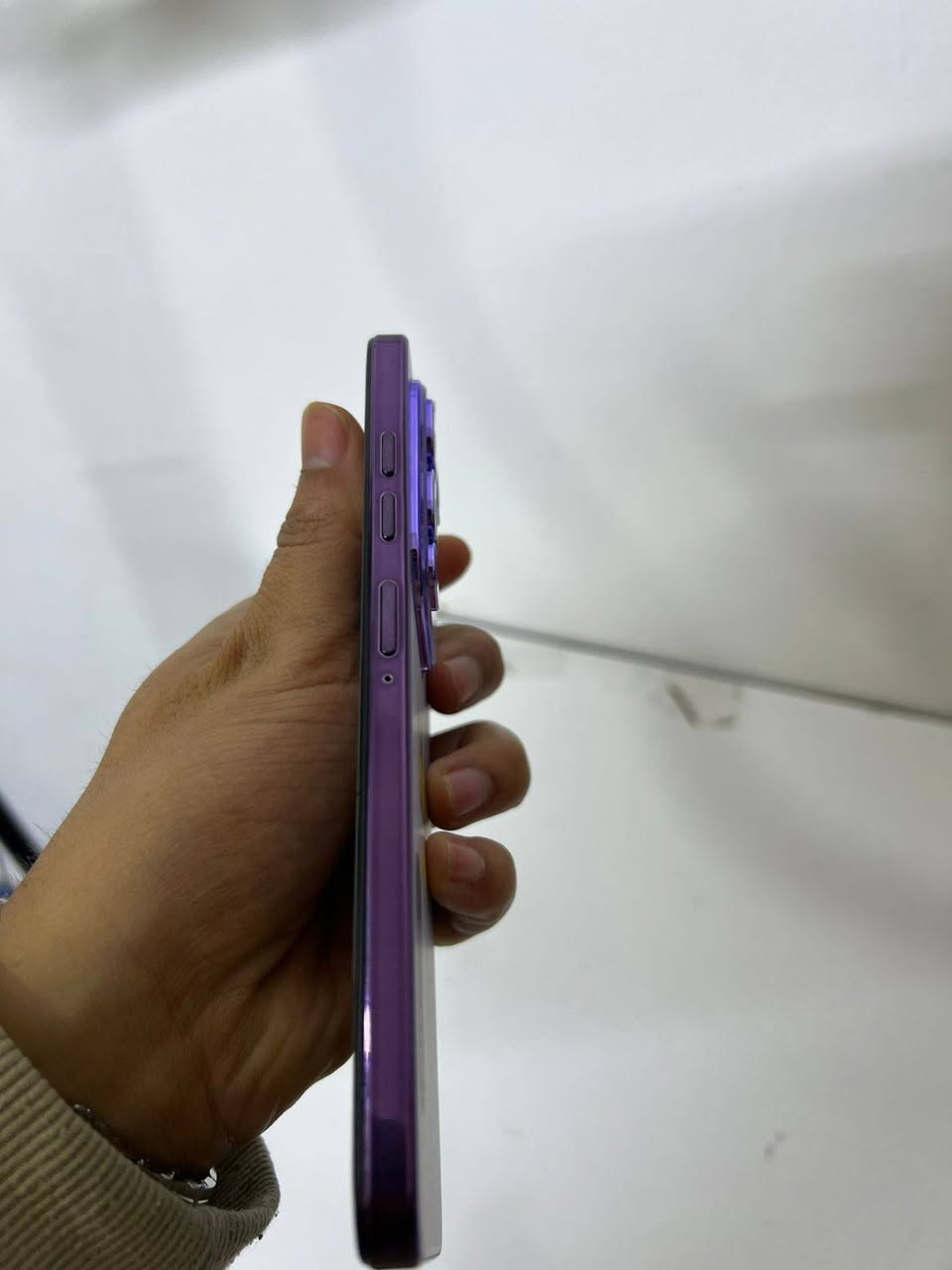 موبايل جديد كارتون c50 من كارتون اليدك بسعر مناسب جداً200الف
تواصل على رقم ***********
