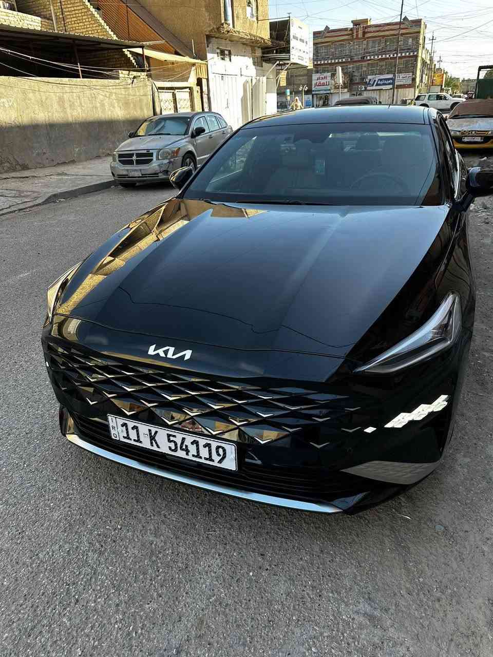 � للبيع Kia K8 وارد كوري 2024 🚘

 • محرك 4 سلندر اقتصادي + كير أوتوماتيك 🔄
 • بصمة تشغيل + دخول ذكي 🔑
 • مثبت سرعة ⚡ / شاشة وسطية + كامرة خلفية 🎥
 • كشنات جلد كهربائية (تدفئة + تبريد) 🪑
 • LED + سنسرات + أندرويد وأبل كاربلاي 📱
•فول للأخير بدون بانوراما 

📌 جديدة، ماشية 16 ألف فقط ⏱️
📌 حادث جاملغ، تبديل قطعة أصلية نفس اللون 🎨
📌 مرقم بغداد – فوال لاخير 👌

💰 السعر: 220$ قابل للنقاش
📞 ***********
