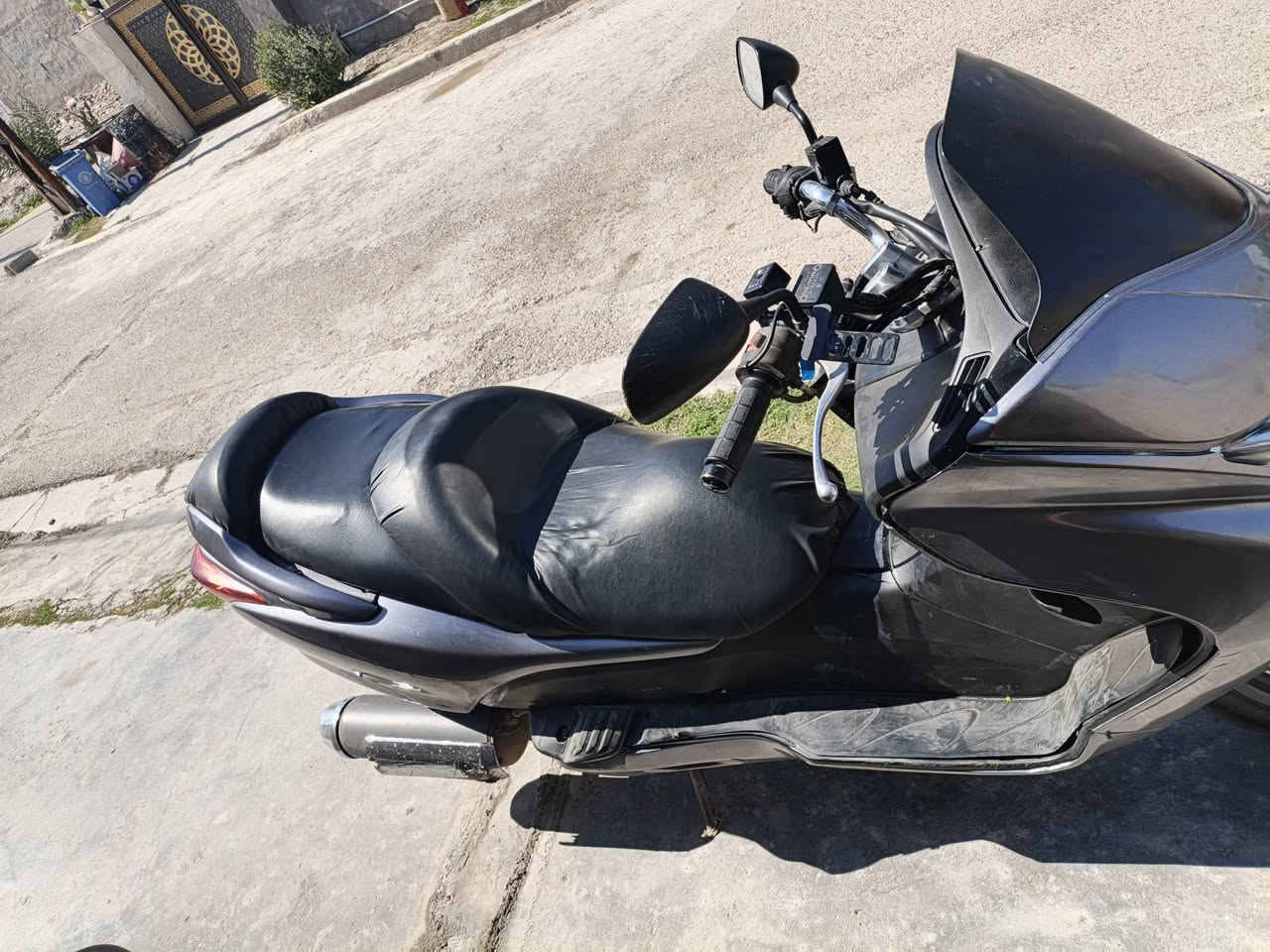 السلام عليكم فورزه 08 للبيع كامله مكمله خير من الله نكره بكل وقت حماوه ربع متصعد للبيع ب 800 وبيها مجال او مراوس بكير سونك موديل 25 وفوك مكاني محموديه حي العسكري وهاذ رقمي *********** بي واتساب وهاذ الاسيه ***********
