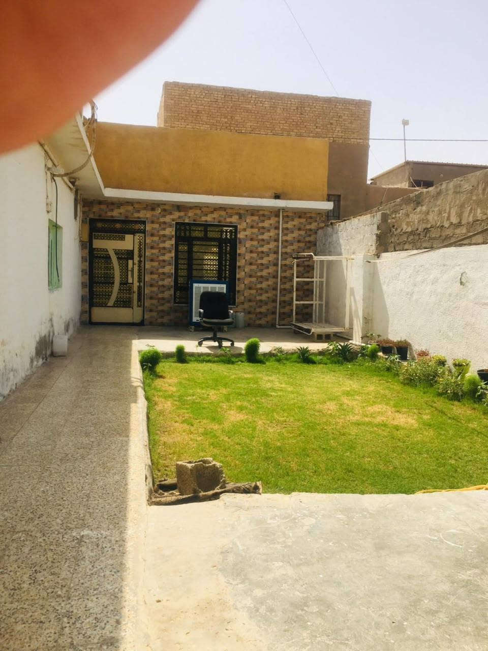 السلام عليكم
بيت للبيع ٢٠٠ متر مع ١٠٠ مفصوله كمضيف يصير مساحه كليه ٣٠٠ متر الموقع حي العسكري شارع ١١ بناء بلوك مع الصور مرفقه بالمنشور للاسفسار الاتصال***********
