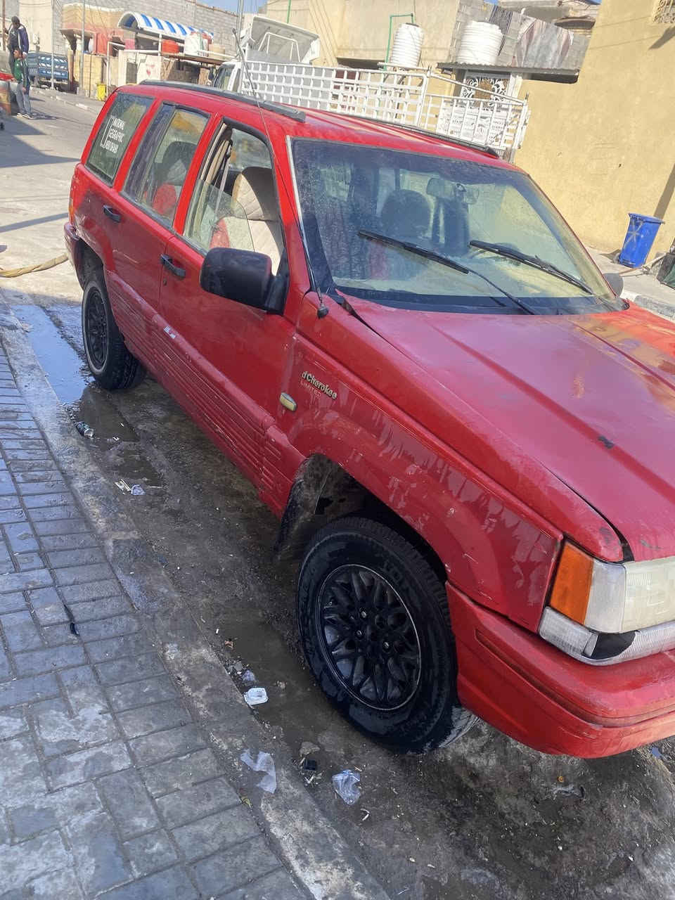 سياره جيب مديل 1994 محرك مال بطه رقم بغداد  سنويه منتهيه 2023 سعر 25رقم *********** متواجد واتساب عنوان البصرة دور شرطه
