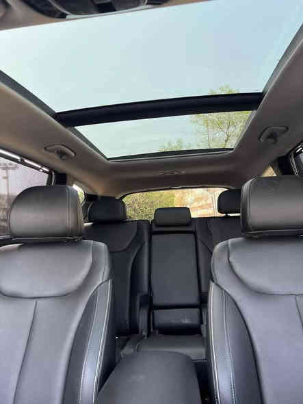 للبيع سنتافي 2022
◾ مواصفات السيارة
مأشيه53الف /كيلو/
▪️بصمة تشغيل + بصمة أبواب + أنارة ترحيب
▪️كشنات الصفحتين كهرباء + كُشنات تدفئة 
▪️بانوراما طكتين + عداد ألكتروني
▪️شاشة كبيرة + كاميرا دواره 
▪️ رادرات جانبي أمامي خلفي 
▪️ لأيت زنون + بك لايت أيل أي دي 
▪️ اوتو بريك + كُشنات جلد 
▪️لدأت أمامي خلفي
▪️صندوق كهرباء 
▪️سماعات هارمن
▪️ تبريد أمامي خلفي قُطعتين
▪️نظام اوتو ستوب بلأزدحام 
▪️نظام تحديد مسار للسياقة الألكترونية 
▪️ شحن واير ليس
▪️تحكم أستيرن كُل الجهات + مُحرك 2500
▪️ ثلاث أنظمة قيادة { سبورت / نورمال / سمارت } 
▪️ شفتات بل أستيرن + داخل السيارة كاربون فايبر 
▪️بلوتوث + اواكس + واي فاي 
▪️مانع أنزلاق + كروز سرعة 
▪️اشاير بالمري
▪️سايد بريك بصمة
▪️ويل كب كُروم 
▪️شاشه عداد ديجتال 
▪️سبير الشركة كتلوكات الشركة

للستفسار ومعرفت السعر 
215
***********
------------------
