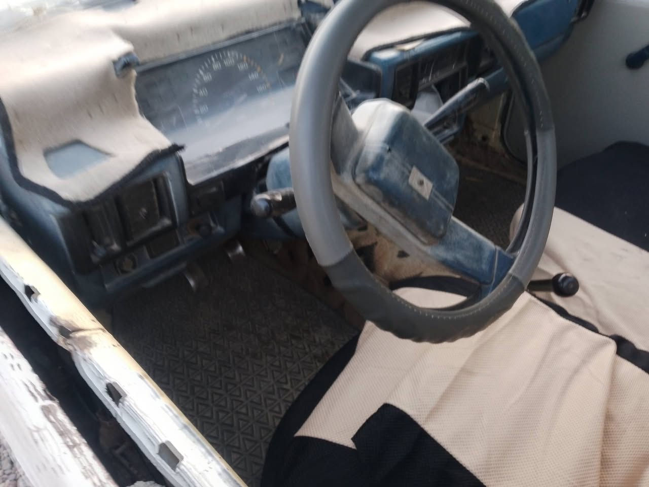 الســــلام عليكـــــــم
مسيوبيشي ٨٩

گير بلادي..... محرك سوناتا 2  (لا تنقيص ولا تبخير) 

صدر كامل  + تخم تاير جديد

الگشر مثل ما موجود بالصوره

السعر وباقي التفاصيل هذا رقم راعيها 

      ***********
مكلف بالنشر والله يرزق الجميع
