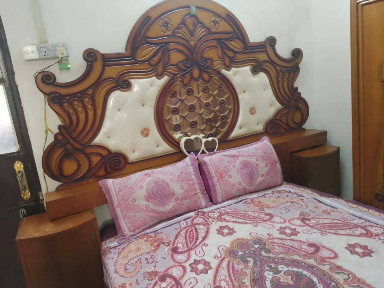 السلام عليكم غرفه خشاب.البيع.السعر 300بغدادمدينةالصدر.رقم***********0
