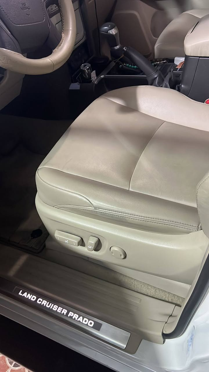 كسر زيرو.. برادو (TX.S) موديل 2023 للبيع!
للي يدور النظافة والسيارة الجاهزة.. برادو TX.S مواصفاتها غنية عن التعريف 🙂 
​الموديل: 2023.
​الممشى: 53 ألف حقيقي.. يعني السيارة أخت الزيرو وبعدها جديدة 
​الكفالة: مكفولة من الدعامية للدعامية (بدون صبغ، بدون شخوط، ولا برغي مفتوح)، جيب فيترك وافحص وين ما يعجبك. 
​السعر 💸 : 45 (4 دفاتر ونص).. والسيارة بيها مجال و الشراي، ما يكون خاطره إلا طيب 

📞 رقم التلفون: ***********
