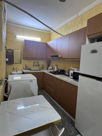 للبيع 90 متر 3 طوابق الدولعي 432 لدى مكتب القسيم 07700098079