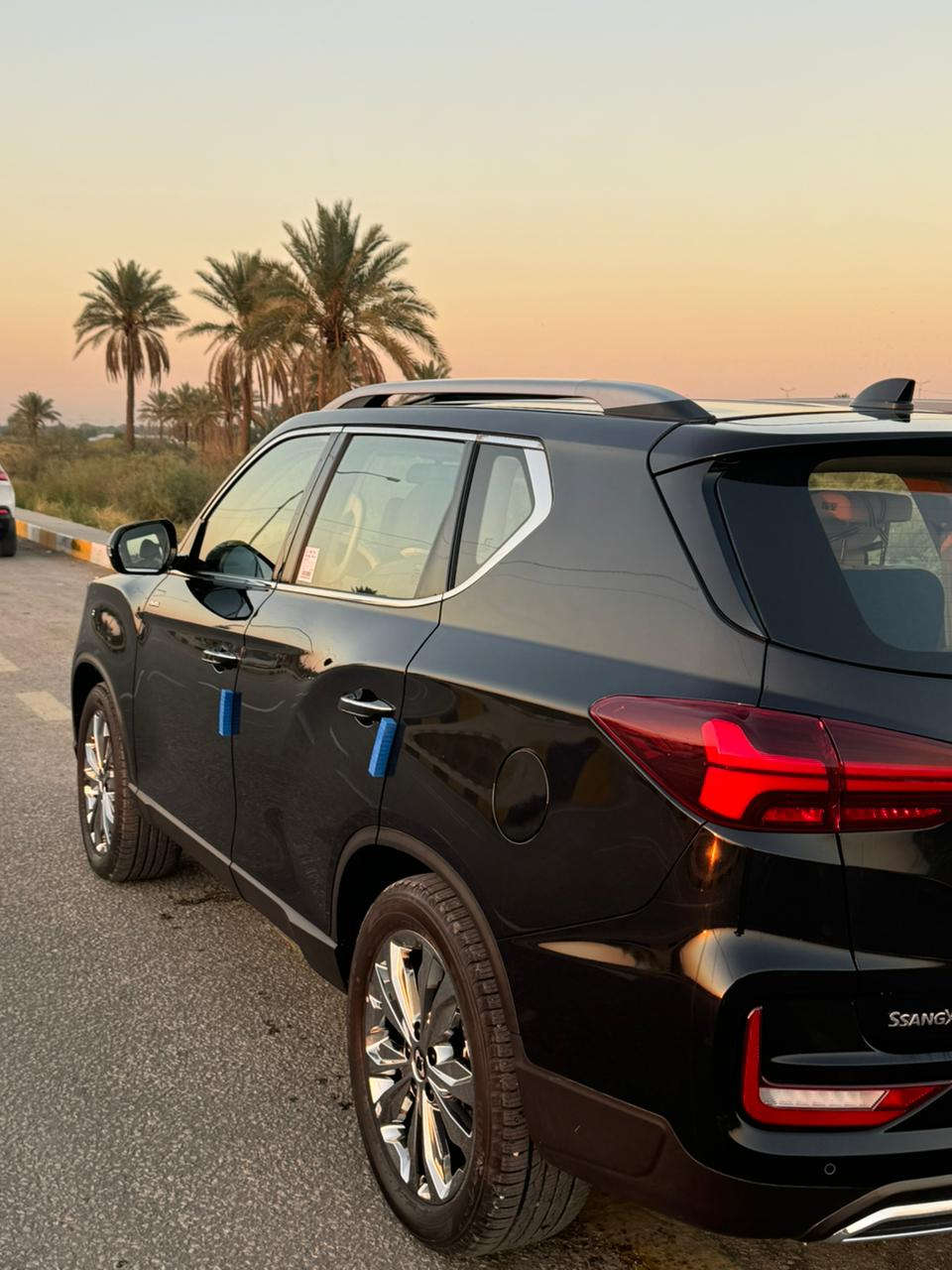 ريكستون 2025 ياباني 
 الممشى : 5000 km ( زيرو ) .
الضرر : مكفوله كفالة عامة ضمان وكالة بيها   .
المحرك : 2.0 تيربو 4 سلندر
الفئة : DLX فول مواصفات رقم بغداد .

للاتصال والاستفسار : ***********
مكانها بابل - الحلة مركز
المواصفات : 
اللون اسود ملكي الداخل جلد بيجي.
شاشة ديجيتال 
المقاعد جلد كهربائيه تدفئة تبريد .
فتحة سقف .
كاميرا خلفية .
صندوق كهربائي .
مستشعر وقوف .
لد إضاءات محيطية كل الالوان وترحيب .
هاند بريد كهربائي . 
نظام جبلي وجليد و 2H و 4H 
شاشة كار بلي . 
مصابح امامية كله لد .
وبعد هواي مواصفات .

رقم صاحب سيارة ***********
