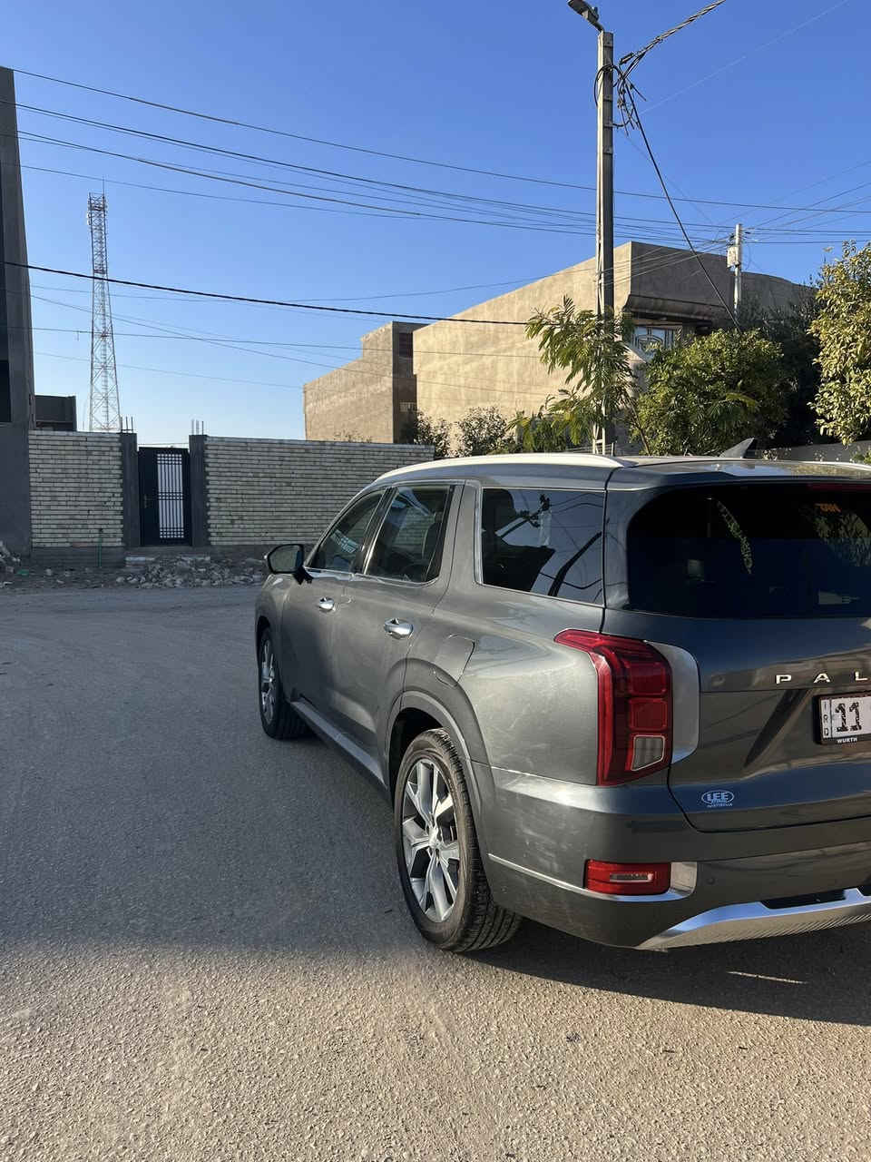 السلام عليكم 
🔴بلسايد كالكرافي للبيع 🔴
موديل ٢٠٢١
المحرك : 3.8L V6
اللون : فيلي 
ماشيه : 79
المواصفات : 
فتحتين سقف 
بصمة تشغيل + بصمة ابواب + تشغيل عن بعد
رادارات اماميه + خلفيه + جانبيه 
حساسات اماميه + خلفيه
5 كامرات 360 درجه 
كشنات اماميه خزن ميموري + مساج 
كشنات اماميه خلفيه تدفئه + تبريد 
كشنات جلد 
كشنات جميعها كهرباء+الصف الثالث صعود ونزول كهربائي
كشنات vip منفصل 
دشبول اضاءة محيطيه متعددة الالوان 
بردات جانبيه 
تبريد مركزي + منفصل التحكم 
تحكم ستيرن + شفتات ستيرن + تدفئه ستيرن 
مري هيتر + تعتيم 
ويل كب 20
صندوق كهرباء شفط + 4وضعيات فتح صندوق
5 وضعيات قياده 
اوتو هولد + نقطه عمياء + اوتو بريك 
سايد بريك بصمه + مثبت سرعه + تحديد مسار 
شحن لاسلكي + شاشة كبير + carplay 
وبعد بيها هواي مواصفات 
السيارة موجودة بابل المسيب 
السعر265 رقم بغداد بإسمي
السيارة حادثها فقط بنيد  وبيها بارد بين جاملغ الامامي وباب السايق 
السيارة على أيدي نظيفة ومابيها اي نقص  
للإستفسار التواصل على خاص
او الاتصال   ***********
