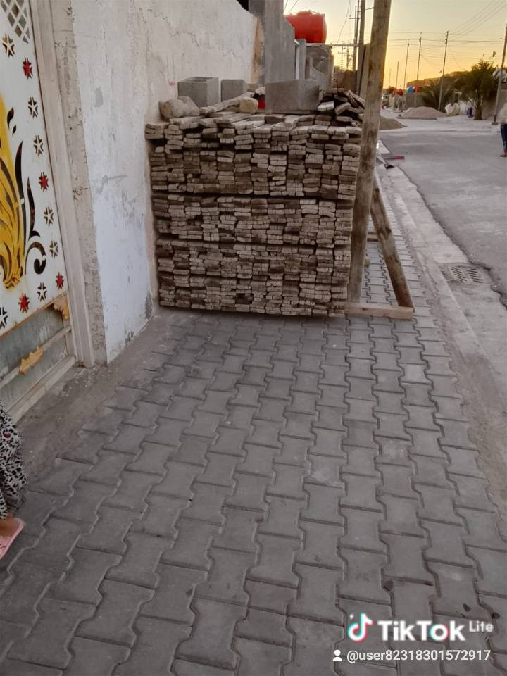 السلام عليكم قالب للبيع يدق مساحه 300 قالب نظيف عدد لوح ابو ثلاثه ثلاث مكعبات عدد لوح ابو الاربعه خمس مكعبات اضافه الى سير ابو ثلاثه عدد اربع مكعبات وجكات عدد 40 قالب كامل يدق مساحه 300 السعر خاص ***********
