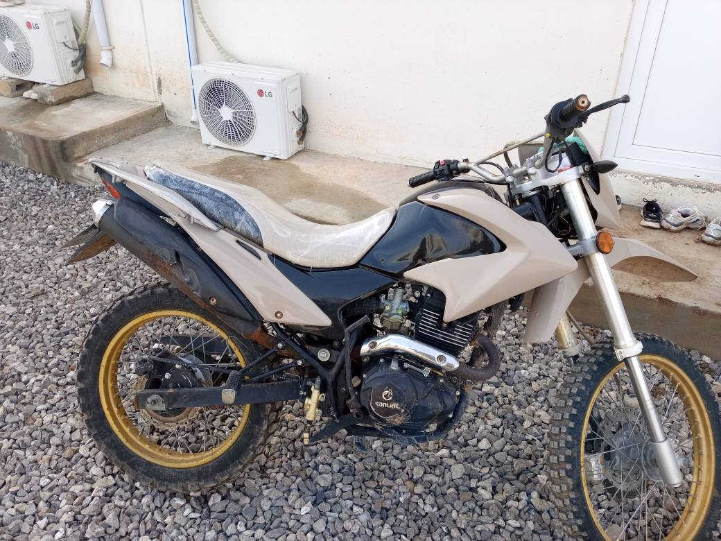 سۆنیلک مودیل ۲۰۲۱ 
مەکینەی ۲۰۰ لە قوتی خۆی بێزارە ماشاللە 
بەس چبنەی دەبڵی پشەوەی ئەوێت لەگەڵ وایەری لایتی پێشەوە ئەویش لە سعرەکەی کەمی دەکەم بۆت 
شوێن سورداش
سعر ۶۰۰معاملەی برایانە دخان, السليمانية


**إذا كنت صاحب هذا الإعلان وتريد حذفه لأي سبب، رجاءا أرسل رسالة إلى الدعم الفني**