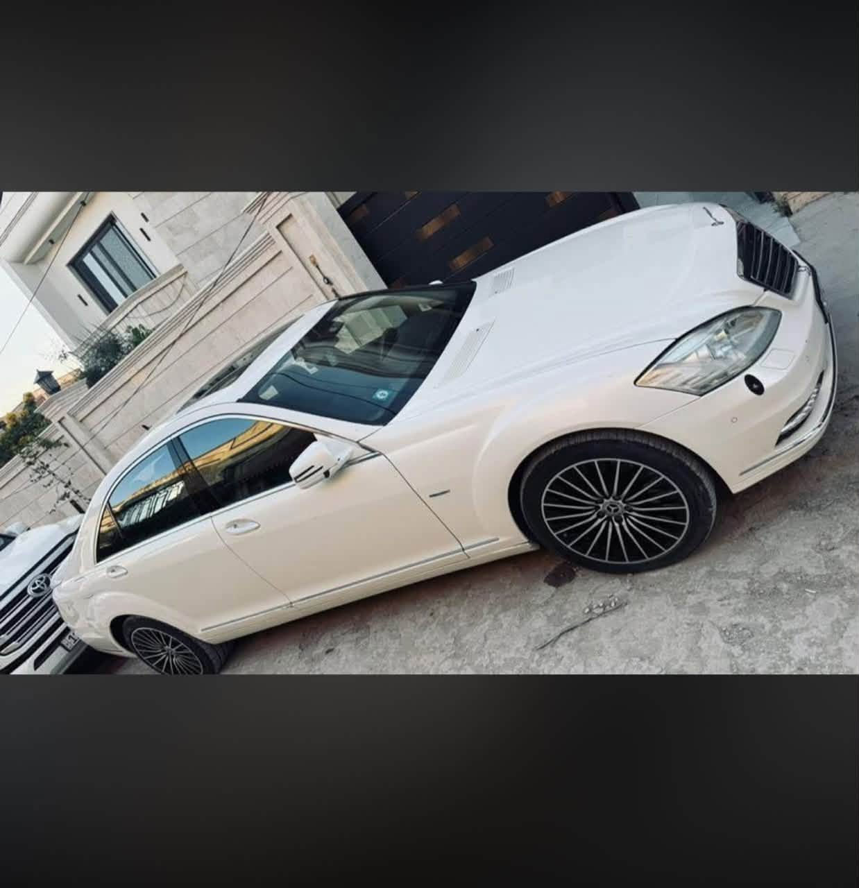 السلام عليكم ... مرسيدس 550$ مديل 2010 سيارة نظيفة وجديدة وعلى ايدي وارد يابان ماشية ١٣٠ الف كيلو ... محرك ٨ سلندر رقم بغداد باسمي تحويل ثاني يوم ..
1- فتحة سقف
2- اوبواب شفط بالكامل
3- بصمه ابواب ٤
4- دخول ذكي
5- لايت اوتو
6- كشنات 4 كهرباء بالكامل
7- داخل جلد بيجي
8- بردات 5
9- حساسات 360 درجة
10 رادار
11- باب طويل لارج
12- تدفئه وتبريد كشنات
13- جنطة كهرباء
عد هواي مواصفات السيارة vip 550 فول للاخير مرتبة وجديدة ماشية
130 كيلو مترر وماكو هيج نظافة ... السيارة مبدل بيها ٢ قطع ايرباك سليم حادث سطحي جداً والقطع مبدلات اصلي نفس اللون بدون صبغ جامغ بنيد ايسر جهة. السايق
سعرها 192$
***********
