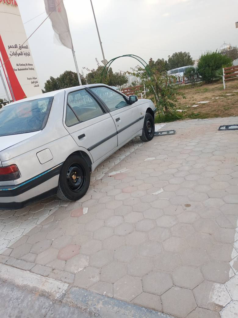 السلام عليك بيجو 405 مديل 12 سياره جديده تراي يخبل مكينه وكير جدد تخم تأير جديد حداديه جديده دبلات امامي خلفي ويل صبغ حراري اصلي تبريد تتفئه السياره بيه البنيد طاير كفاله من الضربه شواصي بالجيس غرفه جديده السعر 33وبيه مجال اتصل وتددلل *********** النجف, العراق
