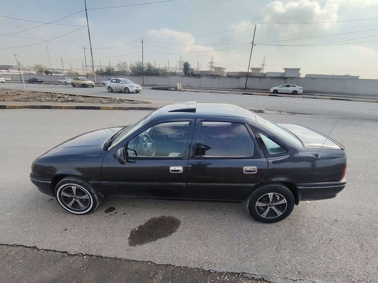 السلام عليكم فكترأ 16،اسود ،صبغ جماليه موديل 1994شرط التحويل سنويه عضم لل 28 موصل الايمن سعر 40 وبي مجال الرقم ***********
