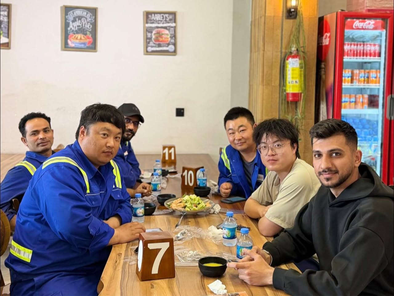 يابه حتى الصينين زاروا مطعم شاره گه م 😍🔥😂
وأنتم شوكت ناوين تزورونه؟ 😉

مطعم شاره گه م مو بس مطعم…
هو واجهة مدينتنا خانقين الحبيبة 🌆❤️
نمثل بيه أصالتنا، كرمنا، وطعمنا الأصيل اللي يرفع الراس.

إذا تريد تعيش النكهة الصح وتفتخر بمطعم من مدينتك…
المكان معروف وما يحتاج تعريف 😎🍽️

📍 العنوان: خانقين_دارة كونارة
📞 *********** – ***********
📸 Instagram: 1my_city

شاره گه م… طعم يجمع العالم بحب خانقين 🌍🔥
