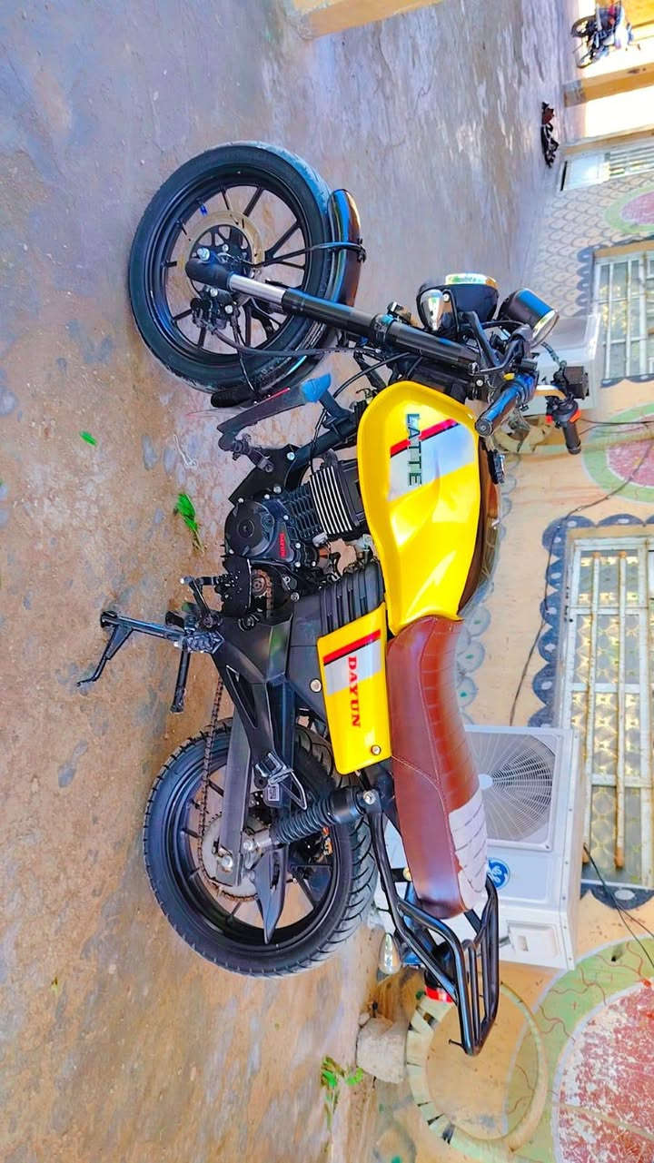 دايون لايتي للبيع موديل 23 وراق سكنر محرك ميتين مكفول كفالة عامه كهربائيات كله شغال السعر  مليون 300 وبيه ***********مجال اتصل على الرقم
