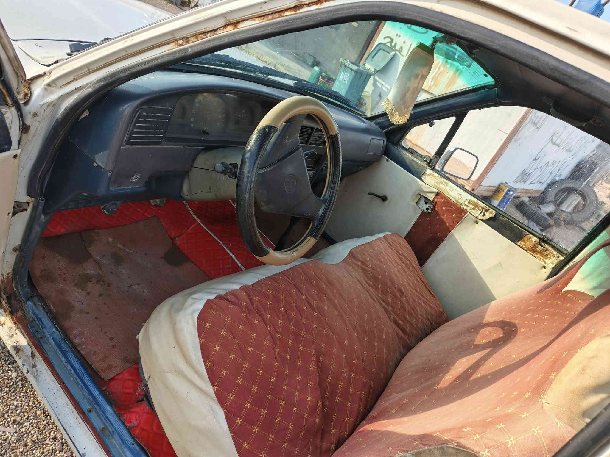 بيكم للبيع موديل 90 رقم بابل دولي تحويل مباشر مصفره غرامات وهزه جديده محرك ثري واي محرك وكير بالجيس كهرباء كلها شغاله تخم تاير  مصبوغه عام بدون حادث السعر 38 وبيها مجال ***********
