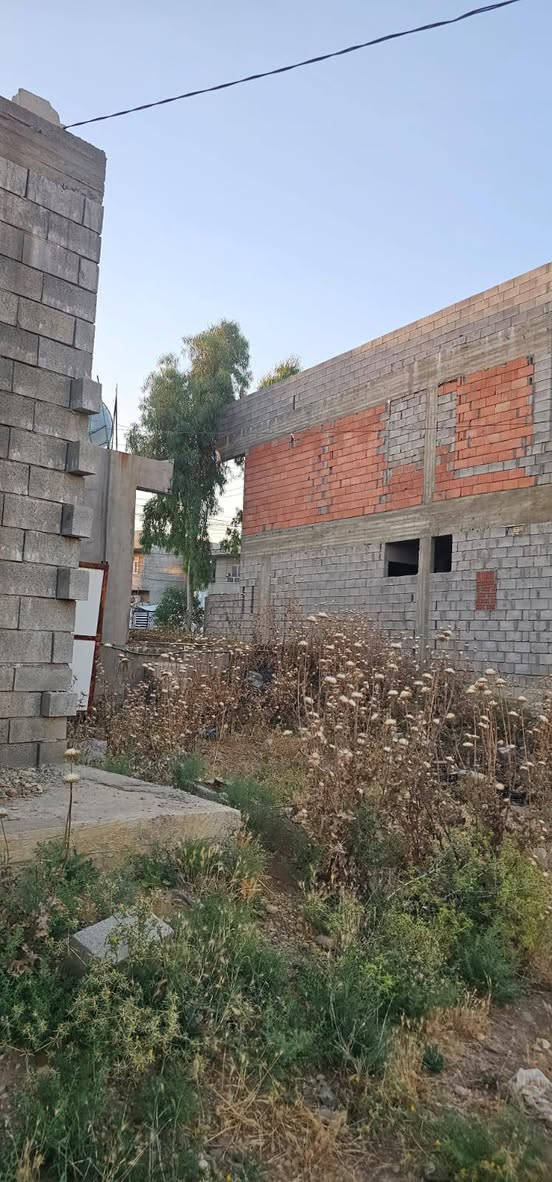 📍 الموقع:القوسيات مدخل جمعية النخيل تبعد( 100)متر تبعد عن كلية الحياة 50متر
📐 المساحة: ( 125) متر وجه (11) نزال( 11)مربعه
▪️ خدمات متوفرة (ماء وكهرباء التبليط 20متر بضهرها) 

📑 السند: زراعي 25 (حق التصرف) تتكاتب ويا الشرعي  
💰 السعر 15 مليون) وبيها مجال بسيط
📩 للاستفسار مراسلة الصفحة او خاص ا

*********** وتساب بي
