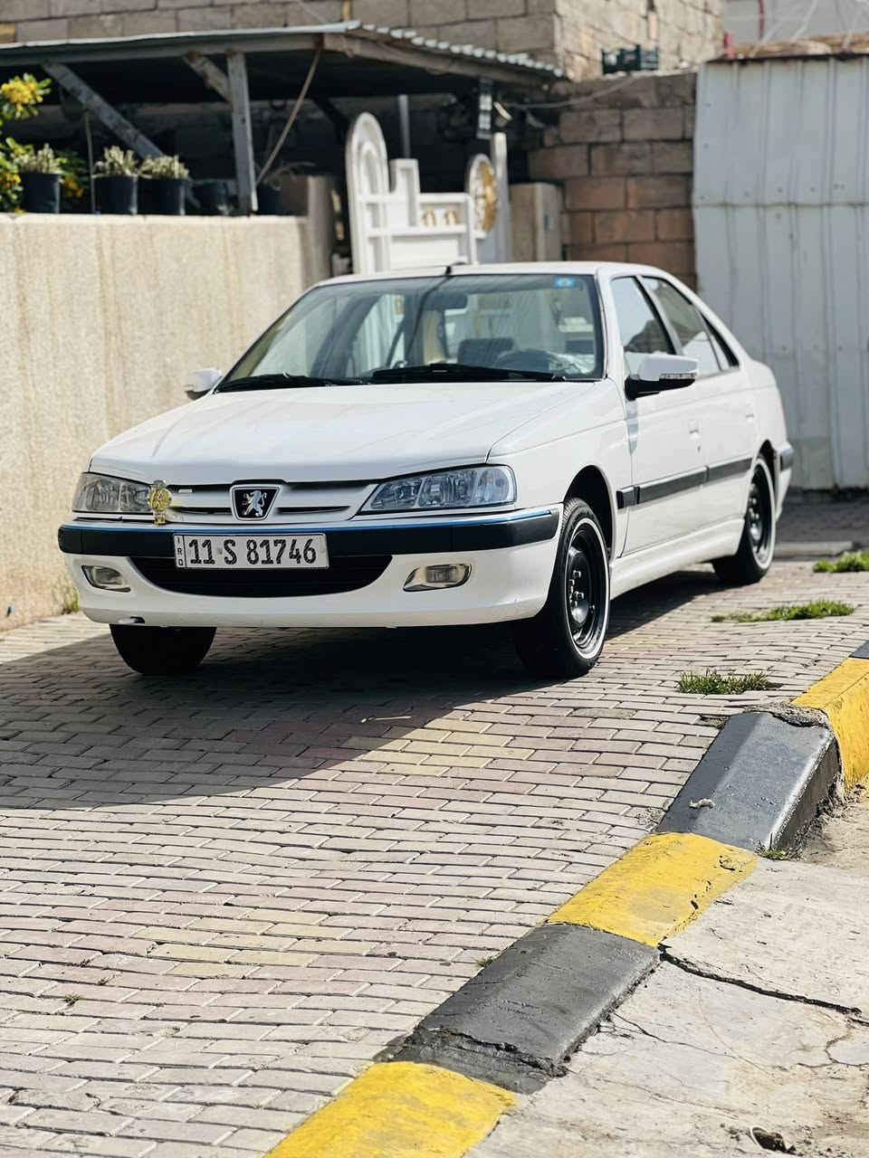 سلام عليكم بيجو بارص موديل /2022/
سياره حلوه ونضيفه مال بيت ستعمال شخصي
بيه تاير خط ابيض جديد منضومه زنون ثلجي 
غرفتهه بلاديه كفاله عامه ما عدا بارد بل بنيد تلث اصابع ورصعه بل جنطه سعر 79 مكاني  بغداد(الحسينيه *********** المو شراي ليتصل
