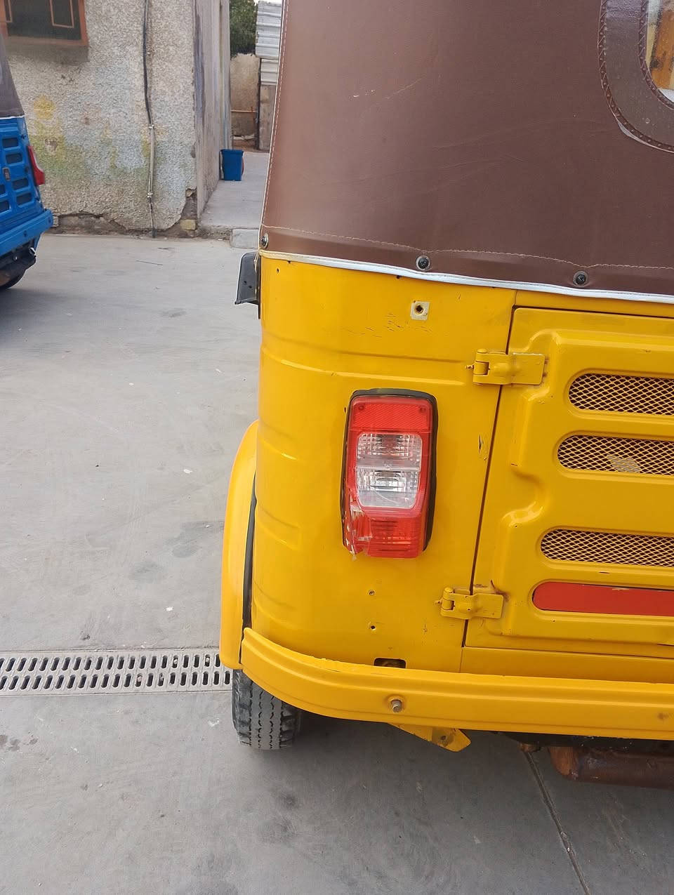 السلام عليكم تكتك مديل 18 البيع تكتك حلوه بيه ملاحضات بصيطه السعر 6400 بيه مجال عنوان بل مدينه التصال ***********
