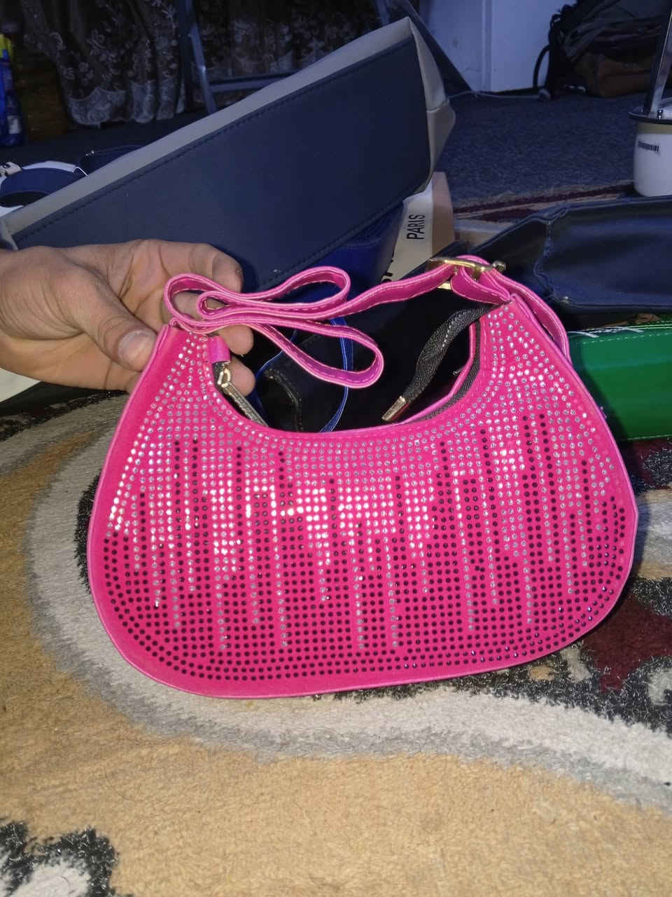 السلام عليكم حبايب جنط نسائيه القطعه على 5الف توصيل داخل المحموديه فقط راسلني على  الخاص


**إذا كنت صاحب هذا الإعلان وتريد حذفه لأي سبب، رجاءا أرسل رسالة إلى الدعم الفني**