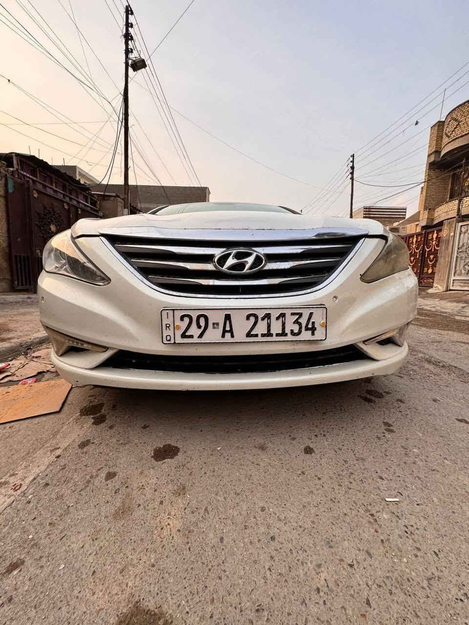 #اللهم_صلي_علئ_محمد_وال_محمد
#السلام_عليكم

 سوناتا 🤩

موديل 2014 😉
سياره مال جناي متعوب ومصروف عليه
وارد كوري بانزين 😎
 حادثها صبغ بابين الأيمن وجاملغ الايسر
محرك 2000 دوش ✌️

لون ابيض سلفر ☺️
   🌹
حداديه كله جديده صدر امامي وخلفي بالجيس 🏵️
دوشمه وغرفه بالكامل جديده
محرك وكير مكفولات  🤗

ماشيه 112 ميل ✈️
سياره كلشي مناقصه متصرف دينار عليها 
رقم واسط 29  انكليزي مصفره هيئه وغرامات 
هزه وسنويه جديده
السياره عليها ادامه كامله 
جويتر حساسات نوزلات بلكات 
منضومة بانزين كامله جديده

بصمة تشغيل 
بصمه ابواب
حساسات عند الاقتراب 
رايدها.  120$ ✈️

بيها مجال للطيبين
 العنوان بغداد حي النصر 
رقمي *********** ❤️
