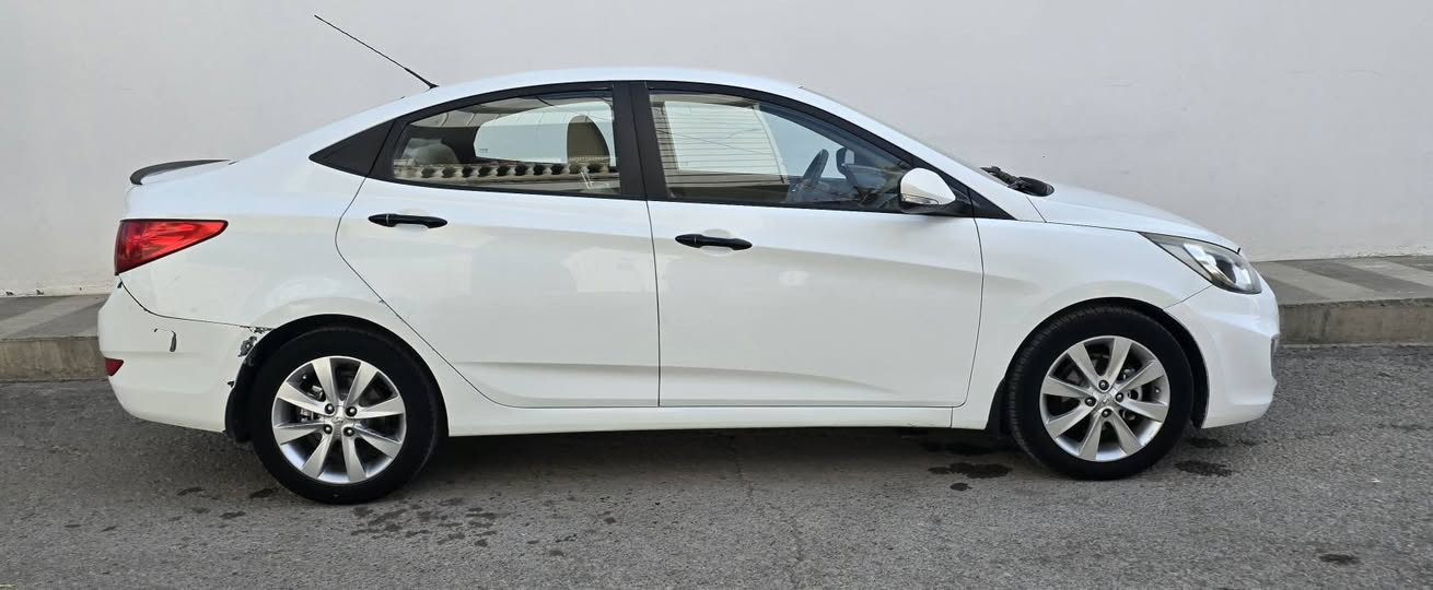 هيونداي اكسنت —Accent
 مۆدێل ٢٠١٤ بێ بۆیاغ هەرزە و سەنەوی نوێیە بەناوی خۆمە ABS  و سیستەمی ECO یە . نرخی ١١٠و مەجالێکی کەم  
*********** واتسئەپ أربيل, العراق
