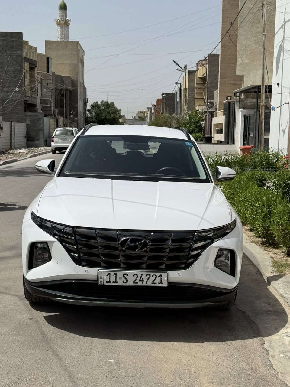 سلام سلام عليكم توكسان للبيع موديل 23 خليجي مكفوله شخط مابيها  ماشيه 32 km سيارة جديدة بمعنه الكلمة فول ما عدا لفتحة تخم تاير جديد  دسكات جديده ادامة مكينه وتبديل زيت  كله بل شركة مابيها نقص برغي وهم وضح كلشي عدكم بل صور 
مكانها بغداد الغزالية 
سعر 217 وبيها مجال 
***********
