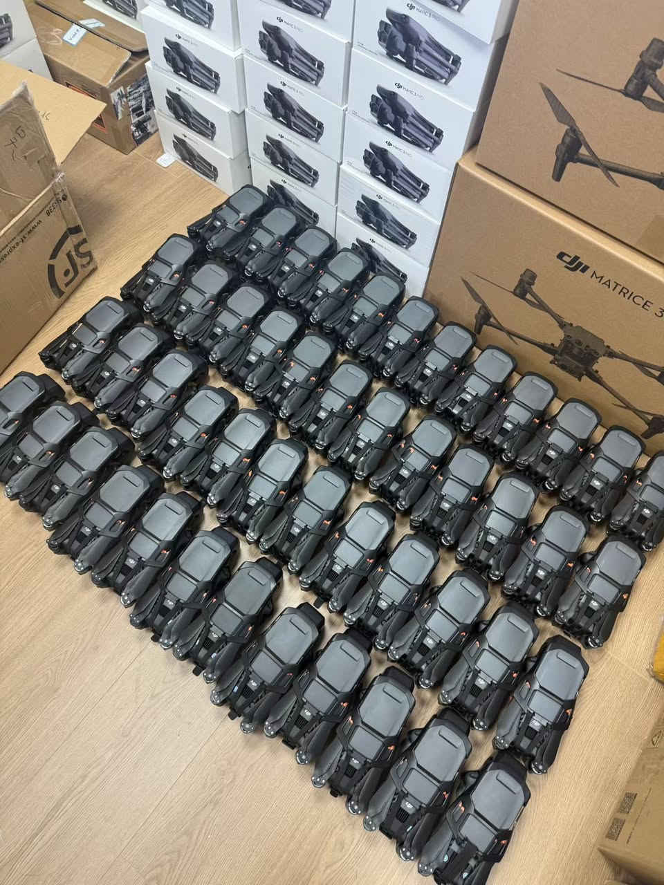 DJI Mavic 3 Pro - both bare units and fully used ones are available. Contact me if you're interested.


**إذا كنت صاحب هذا الإعلان وتريد حذفه لأي سبب، رجاءا أرسل رسالة إلى الدعم الفني**