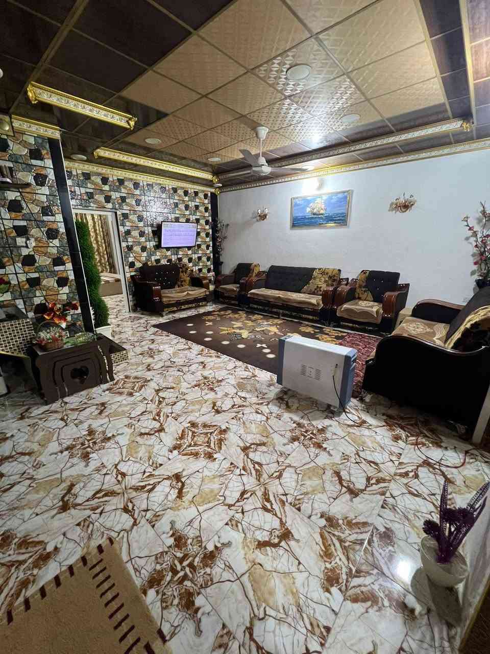 دار للبيع في ديالى  منطقة  الحديد  دربونه العبيد مساحه  575 متر  سند 25 طابو زراعي  واجهيه لبيت 12 ونص ونزال 47  السعر  135 بي مجال الطيبين رقم الهاتف  *********** تحياتي للجميع❤
