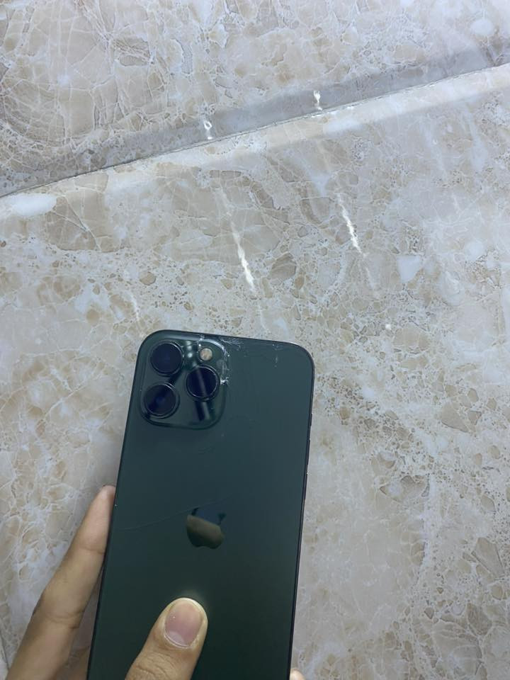 للبيع Apple iPhone 13 Pro Max 🔥📱

لون زيتوني فخم ✨
ذاكرة 256 / نموذج M
البطارية 84 والجهاز استخدام مرتب وشغال يومي بدون مشاكل

مبدل كامرة، وعدسة 0.5 ما تشتغل (وكامره صافيه كلشي ما بيه
ظهر بيه فطرة خفيفة ما تأثر ع الاستخدام 👌

جهاز هيبة وفخامة وسريع بكلشي، مناسب للاستعمال الثقيل والألعاب والتصوير 😮‍💨
السعر 550 وبيه مجال للجاد


**إذا كنت صاحب هذا الإعلان وتريد حذفه لأي سبب، رجاءا أرسل رسالة إلى الدعم الفني**
