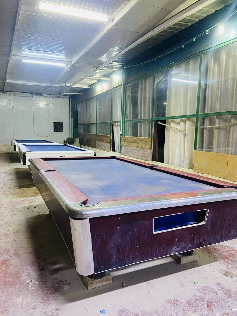 السلام عليكم ميز بليارد للبيع مع طوب وقماش جديد وكيوبات عدد ثنين مكان بابل الاسكندريه الحصوه ملعب فتحي السعر الاتصال على رقم ***********
