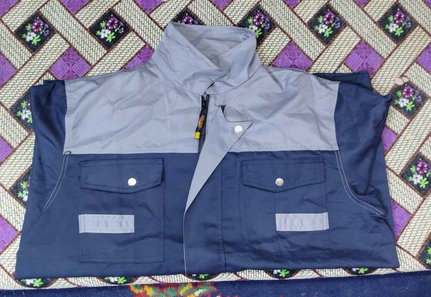 بدلة.قطعتين حجم 3XL جديدة...
مكاني بروانة السعر 15 ...
***********...
