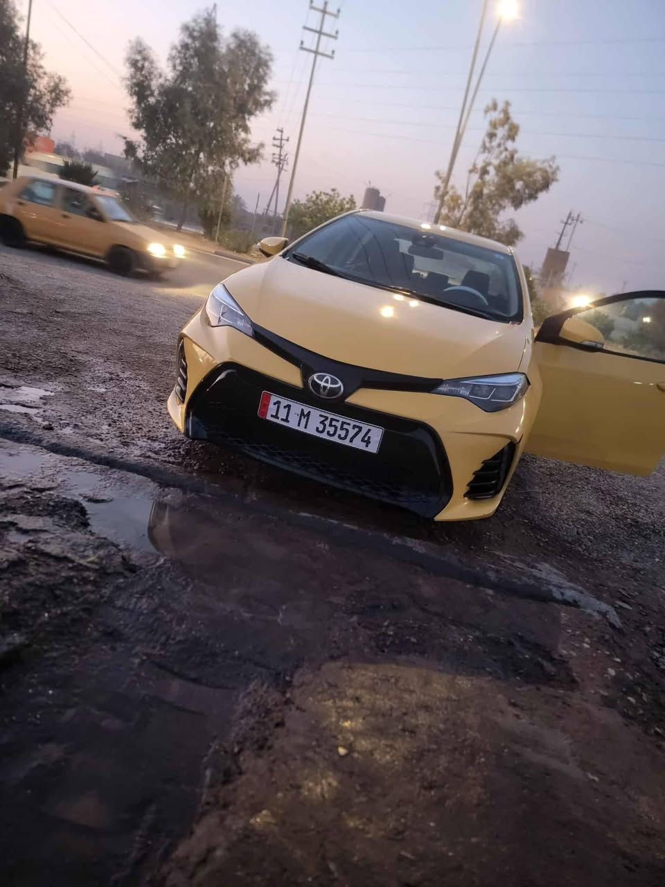 السلام عليكم كورلا 2019 رقم بغداد حادثه وسونارها بالمنشور سياره كامله وجاهزه كبل للشارع مصفره هيئة ومرور سنويه جديده  السياره بيا تبديل 3 قطع وكص لغد امامي فقط صدرها نضيف 80/% ماشيه 125الف ميل حقيقي 
السعر 128 وبيها مجال هـ ‏‪***********‬‏
