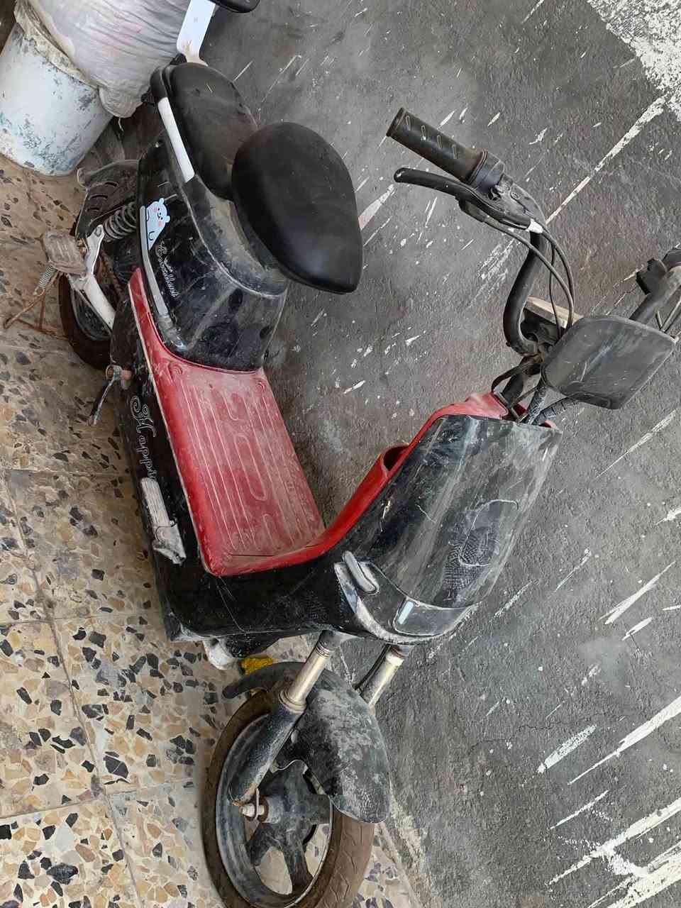 دراجة 9 مكينة ناعمة مابيها اي عطل بسعر مناسب
والشحن دراجة حجم 14 بطارياتها عطلانات اشتريتها جديدة وعطلت عندي 

***********
