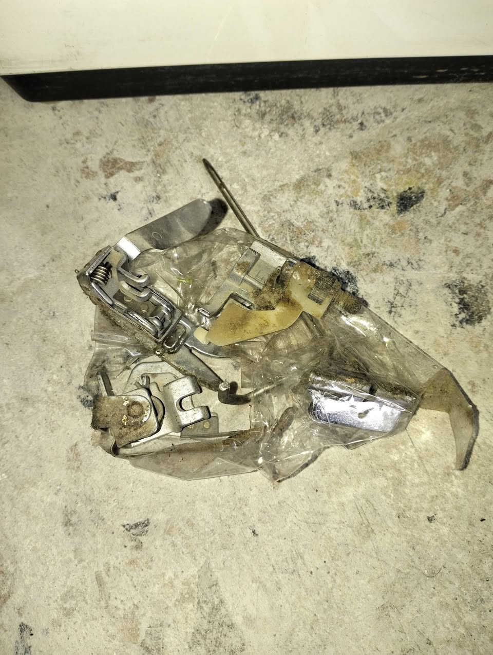 عندي مكاين اثنين سنكر وبراذر كومبال اشتريتهن ويه غراض بيت ماعرف بيهن ولا بشغلهن ابيعهن على وضعهن اثنينهن ب200 مكاني الكرادة الشرقيه


**إذا كنت صاحب هذا الإعلان وتريد حذفه لأي سبب، رجاءا أرسل رسالة إلى الدعم الفني**